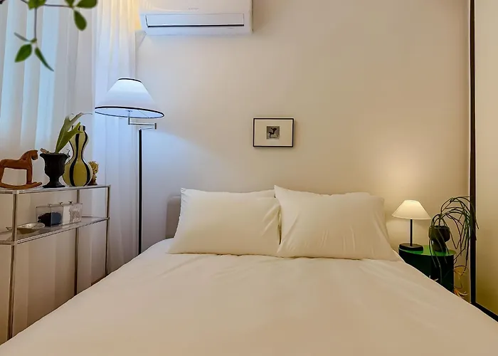 Apartment Jongro, Naksan Park, Bukchon Hanok Village, Gyeongbokgung Palace,명동10분