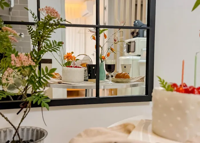 Jongro, Naksan Park, Bukchon Hanok Village, Gyeongbokgung Palace,명동10분 Apartment
