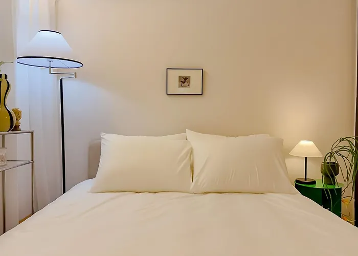 Jongro, Naksan Park, Bukchon Hanok Village, Gyeongbokgung Palace,명동10분 Apartment *