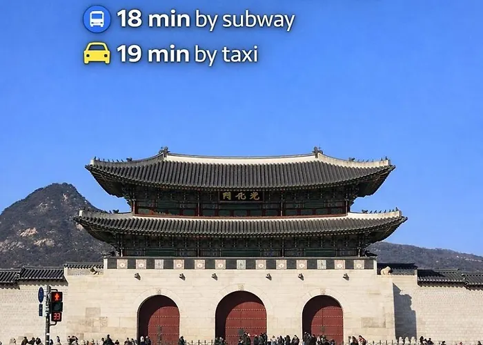 Jongro, Naksan Park, Bukchon Hanok Village, Gyeongbokgung Palace,명동10분 * Seoul