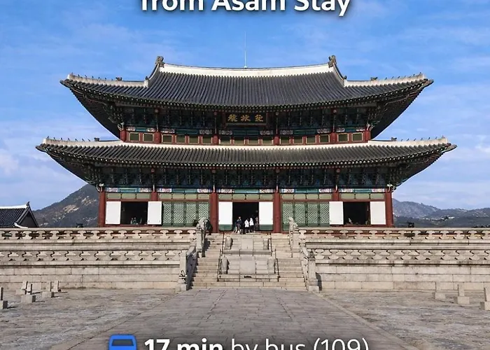 Jongro, Naksan Park, Bukchon Hanok Village, Gyeongbokgung Palace,명동10분 *