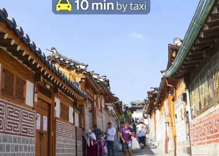 Jongro, Naksan Park, Bukchon Hanok Village, Gyeongbokgung Palace,명동10분 Apartment Seoul