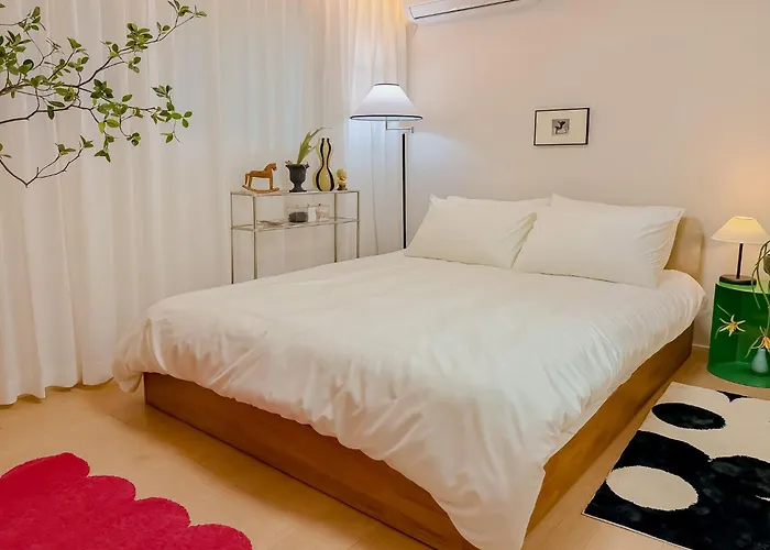 Apartment Jongro, Naksan Park, Bukchon Hanok Village, Gyeongbokgung Palace,명동10분 *